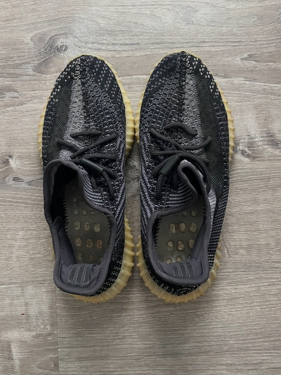Yeezy Boost 350 V2 Carbon